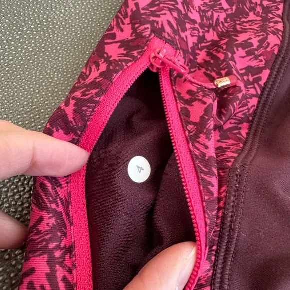 Lululemon work out leggings - Picture 3 of 4